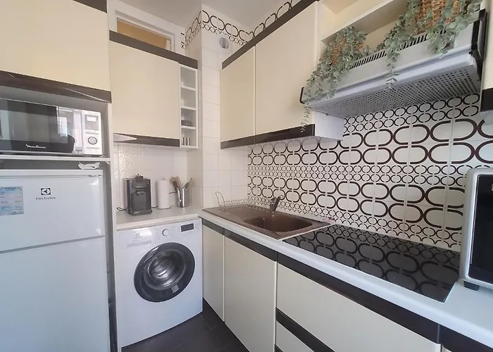 Le Lindos T2 Proche Plages Αντίμπ