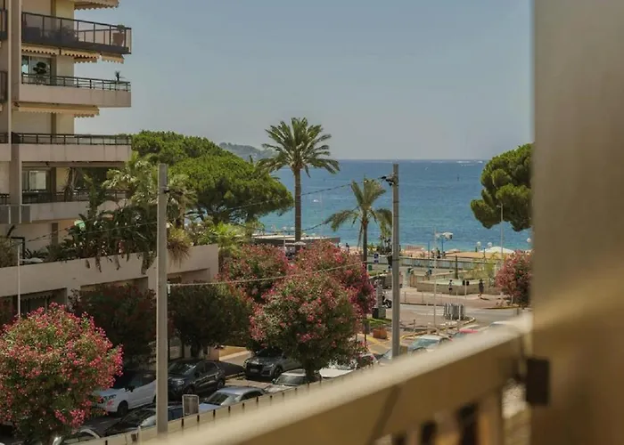 Le Lindos T2 Proche Plages *